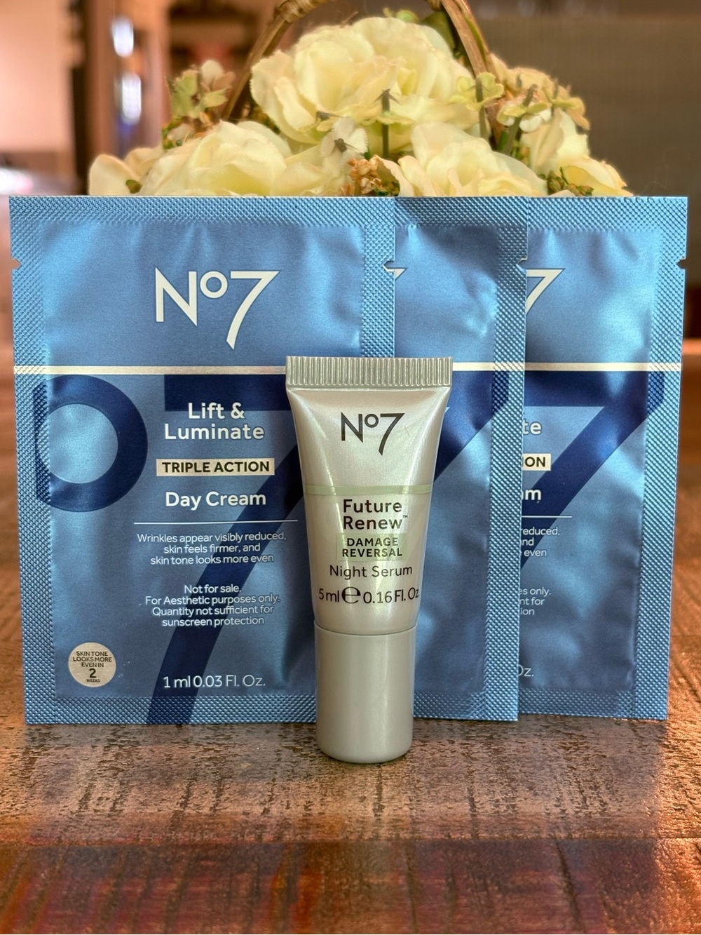 NEW No 7 FUTURE RENEW Damage Reversal NIGHT SERUM Mini + 3 DAY CREAM Samples!